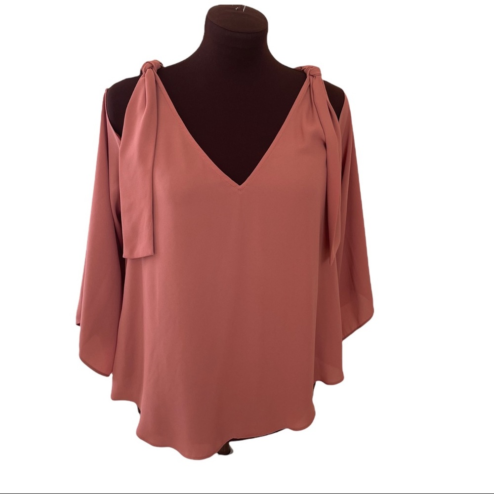 NWOT BcBg MaxAriza soft cold shoulder with ties top